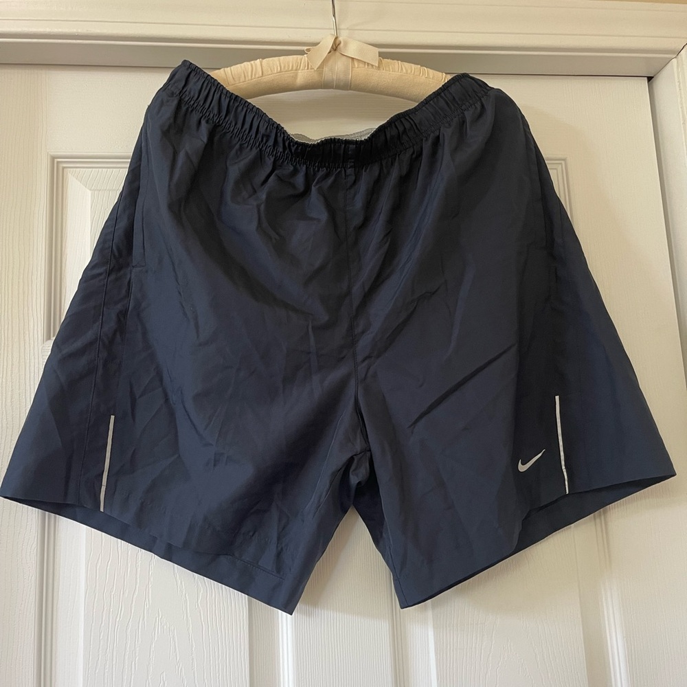 Men’s Navy Nike Shorts - XL